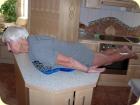 Uschi (88 Jahre) beim Planking