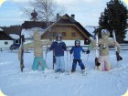 Fröhliche Schneegestalten